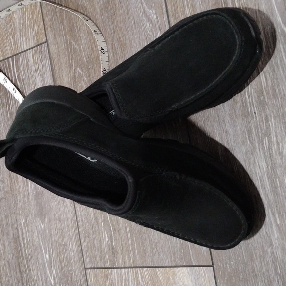 Lands End black suede loafers. Size 7B - Picture 10 of 11